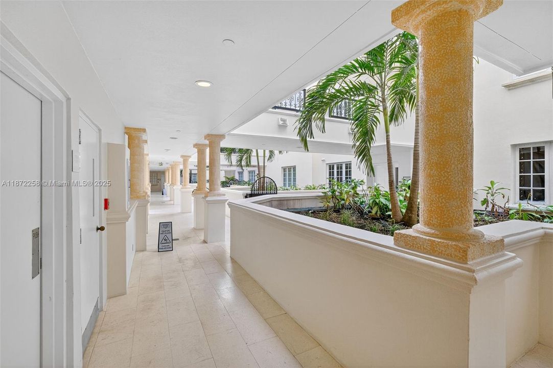 For Sale: $2,300,000 (2 beds, 2 baths, 1429 Square Feet)