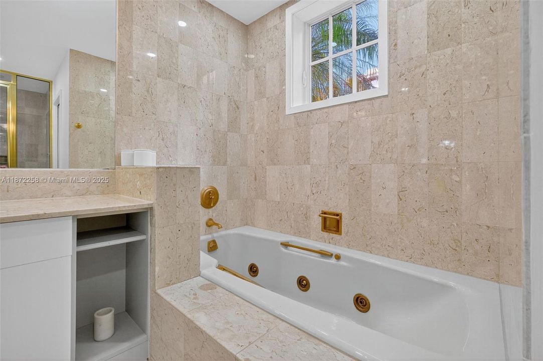 For Sale: $2,300,000 (2 beds, 2 baths, 1429 Square Feet)