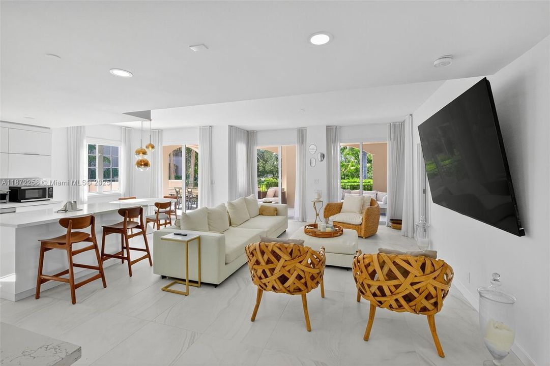 For Sale: $2,300,000 (2 beds, 2 baths, 1429 Square Feet)