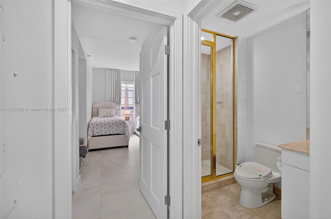 For Sale: $2,300,000 (2 beds, 2 baths, 1429 Square Feet)