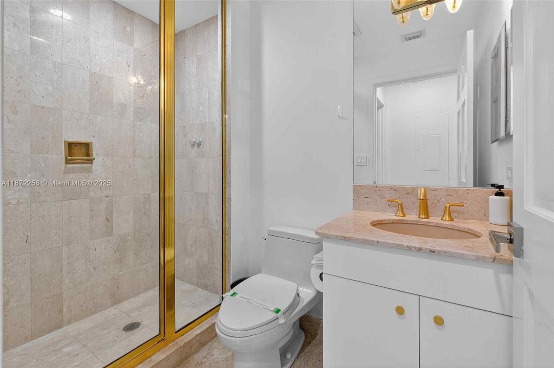 For Sale: $2,300,000 (2 beds, 2 baths, 1429 Square Feet)