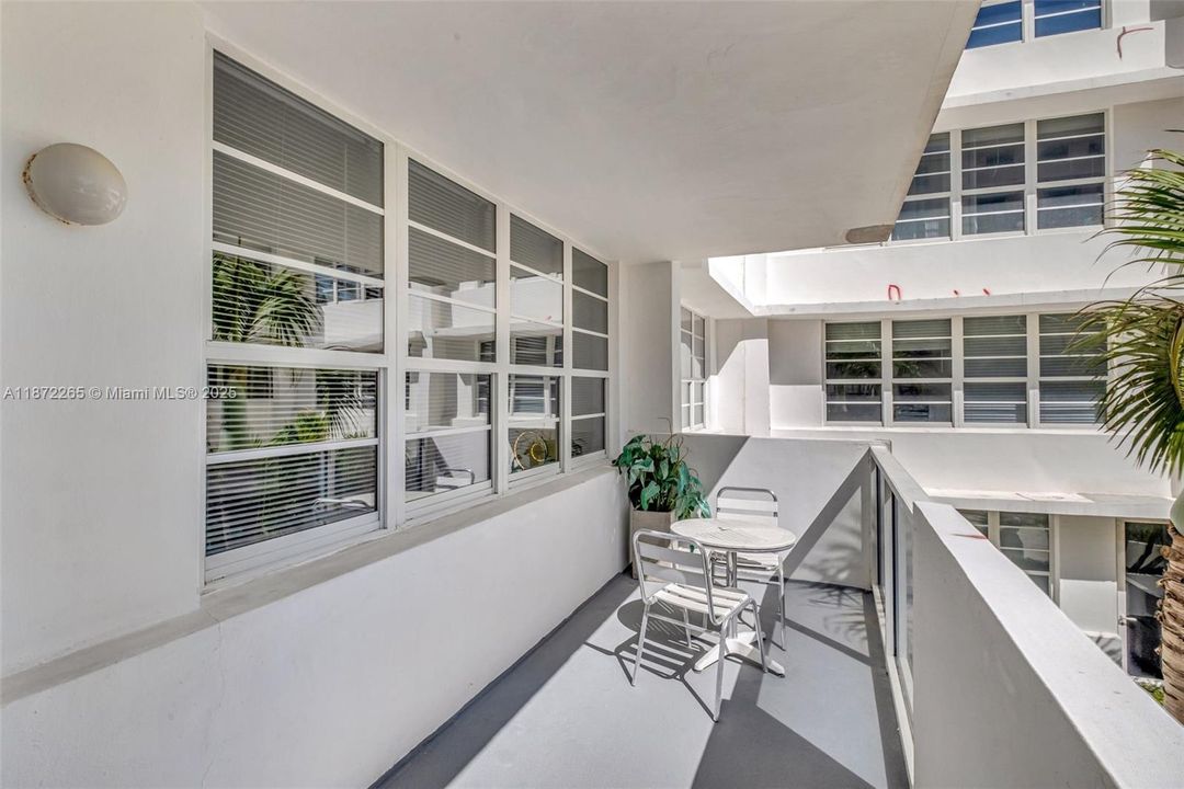 待售: $525,000 (0 贝兹, 1 浴室, 520 平方英尺)