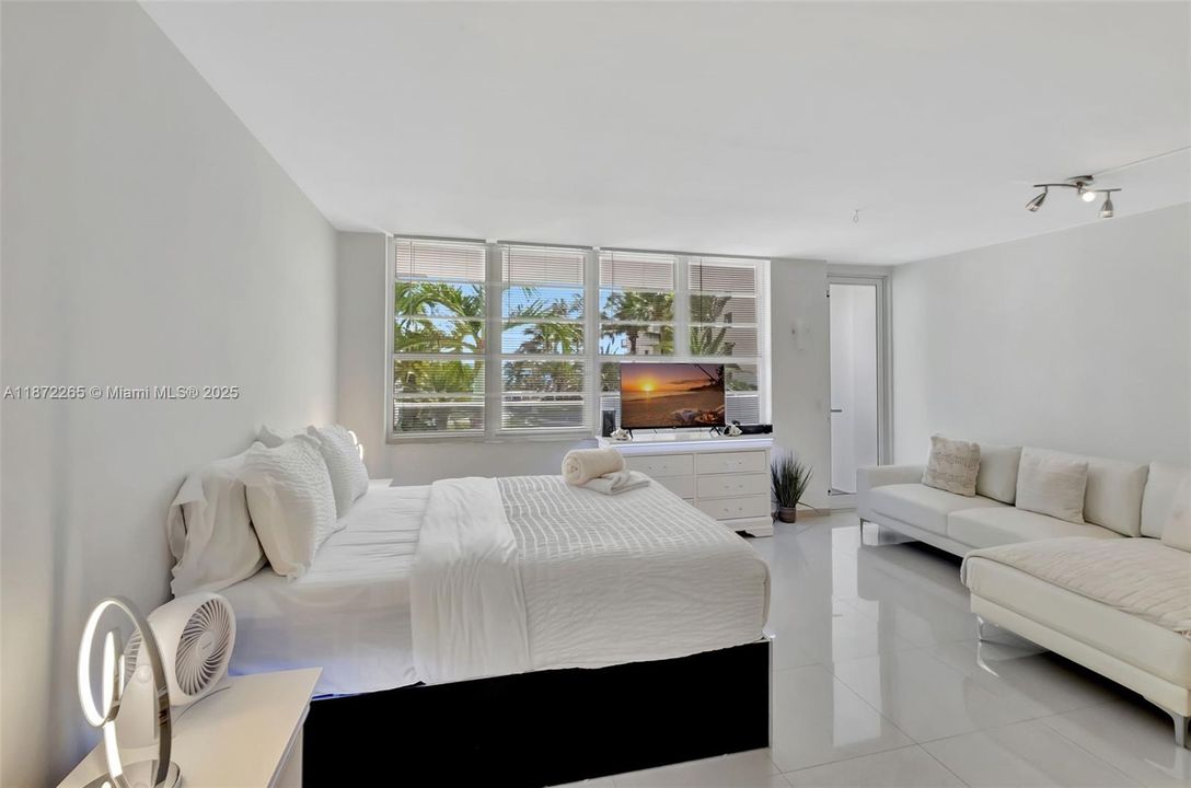 待售: $525,000 (0 贝兹, 1 浴室, 520 平方英尺)