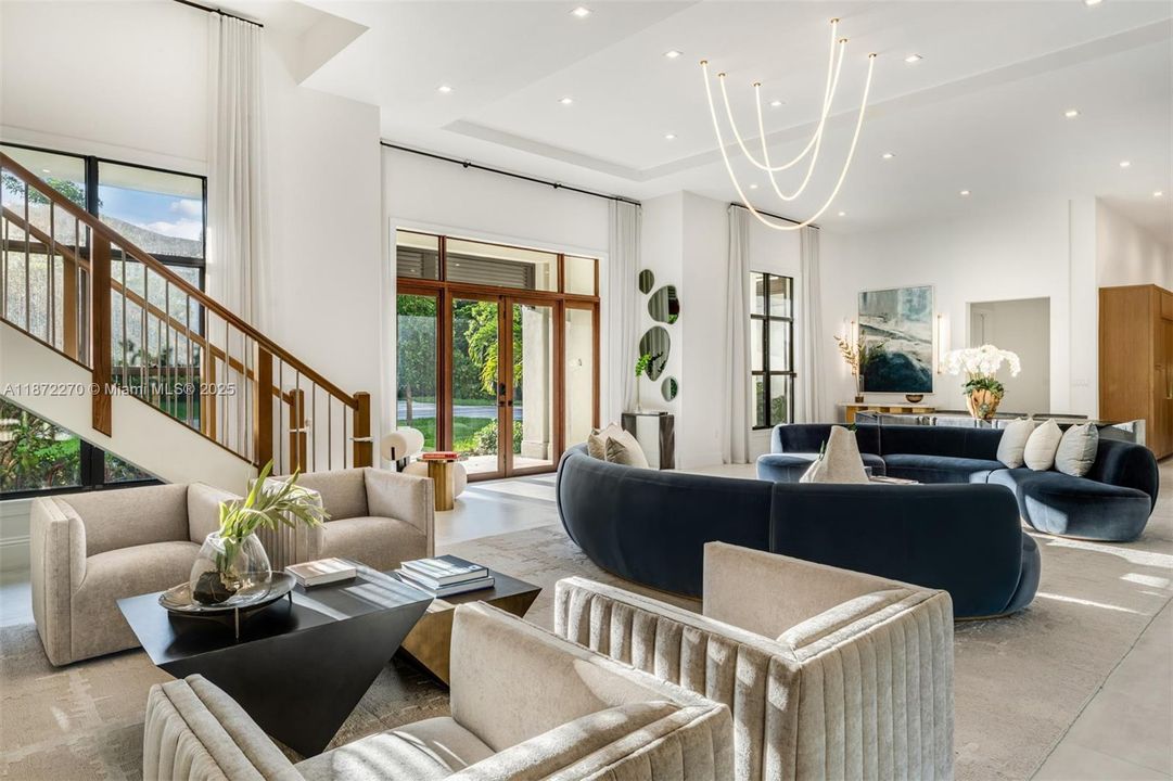 For Sale: $5,995,000 (5 beds, 5 baths, 5728 Square Feet)