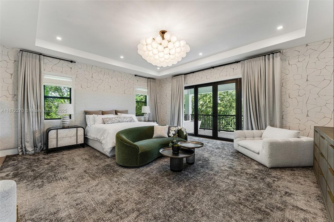 For Sale: $5,995,000 (5 beds, 5 baths, 5728 Square Feet)