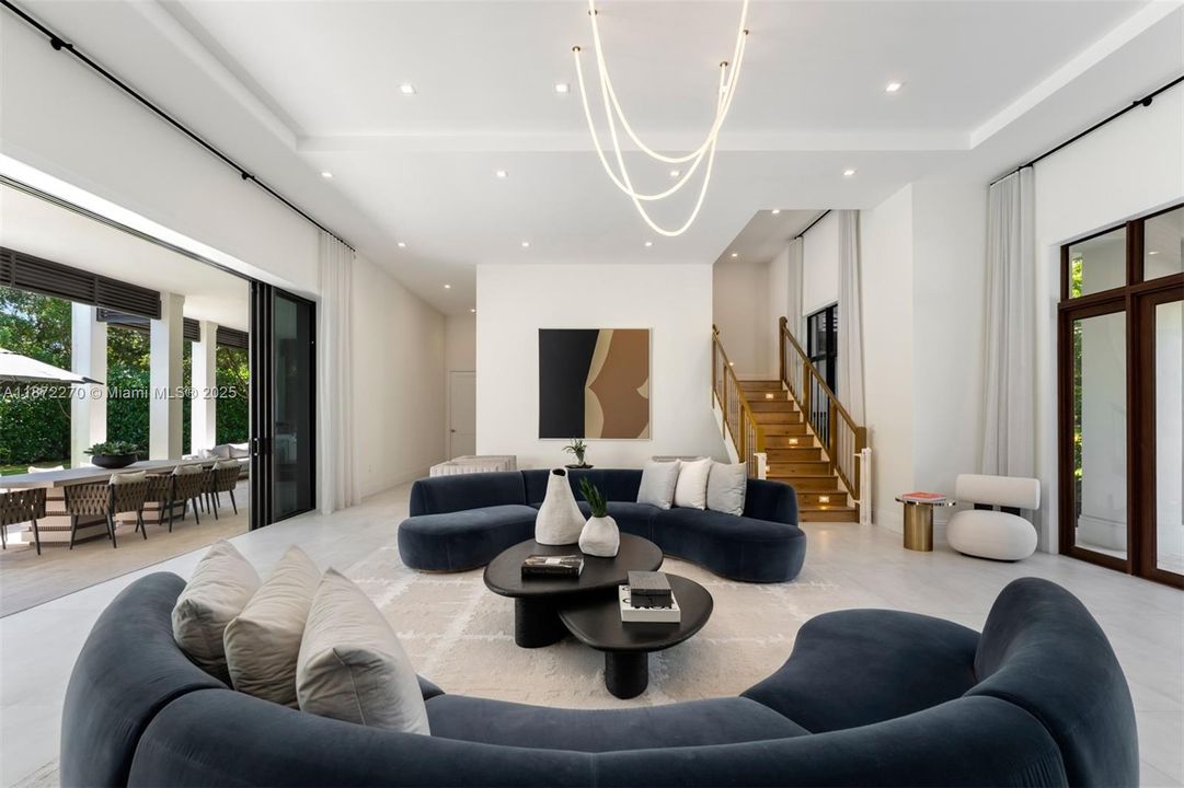 For Sale: $5,995,000 (5 beds, 5 baths, 5728 Square Feet)