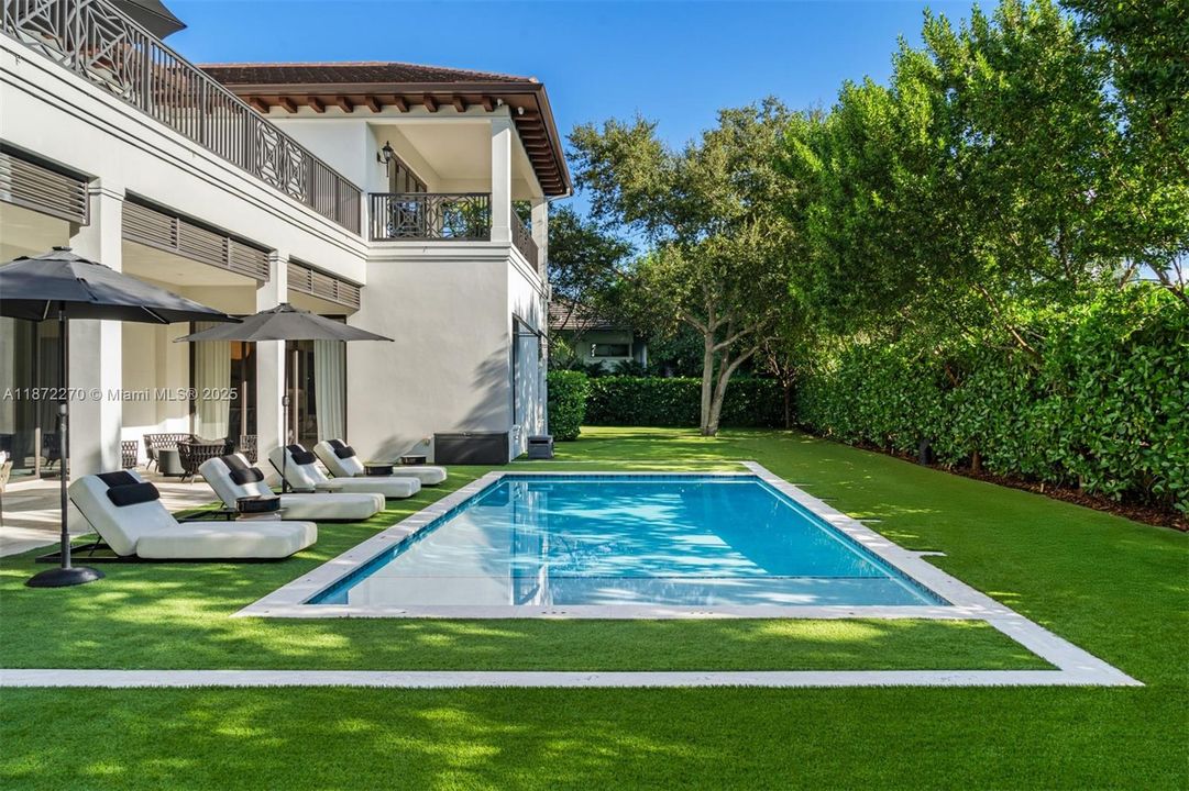 For Sale: $5,995,000 (5 beds, 5 baths, 5728 Square Feet)