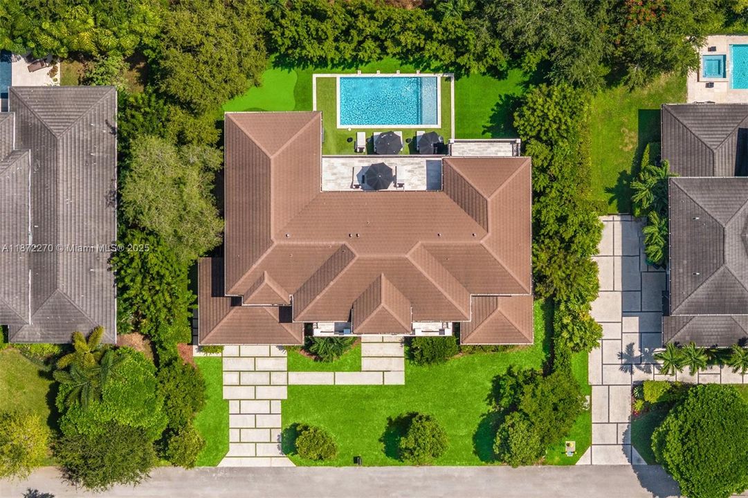 For Sale: $5,995,000 (5 beds, 5 baths, 5728 Square Feet)