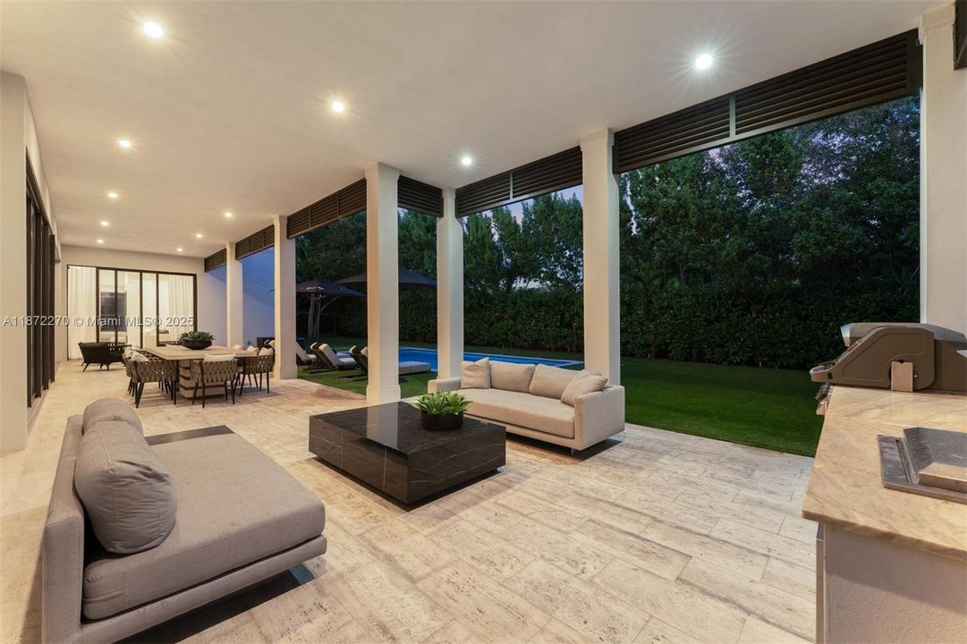 For Sale: $5,995,000 (5 beds, 5 baths, 5728 Square Feet)