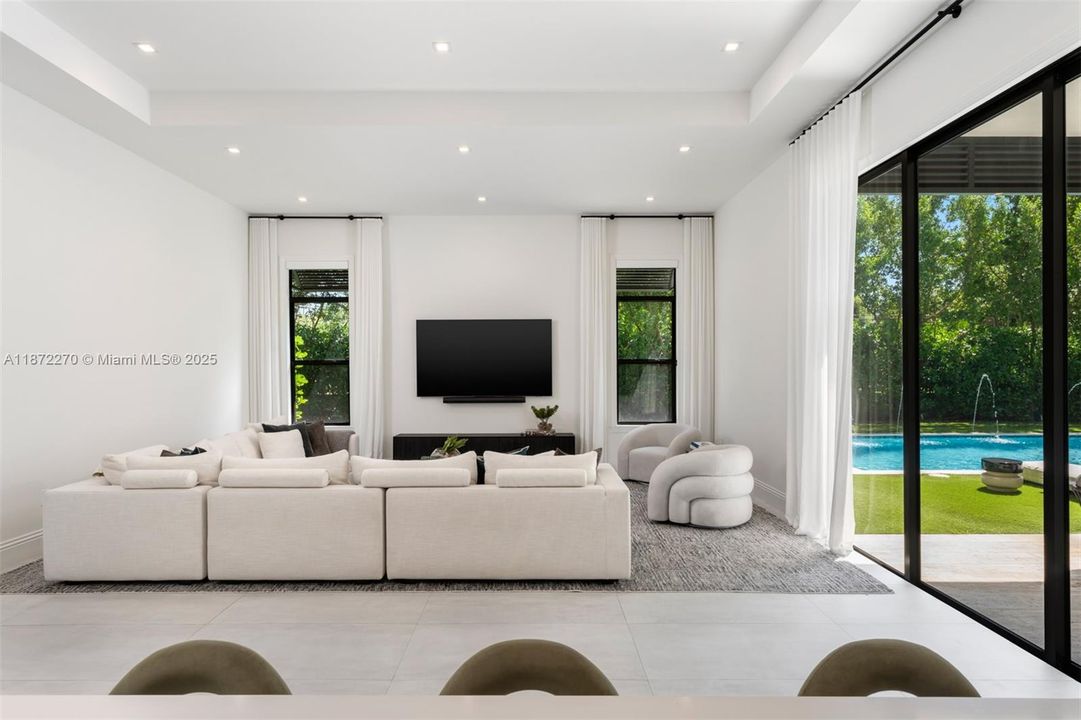 For Sale: $5,995,000 (5 beds, 5 baths, 5728 Square Feet)