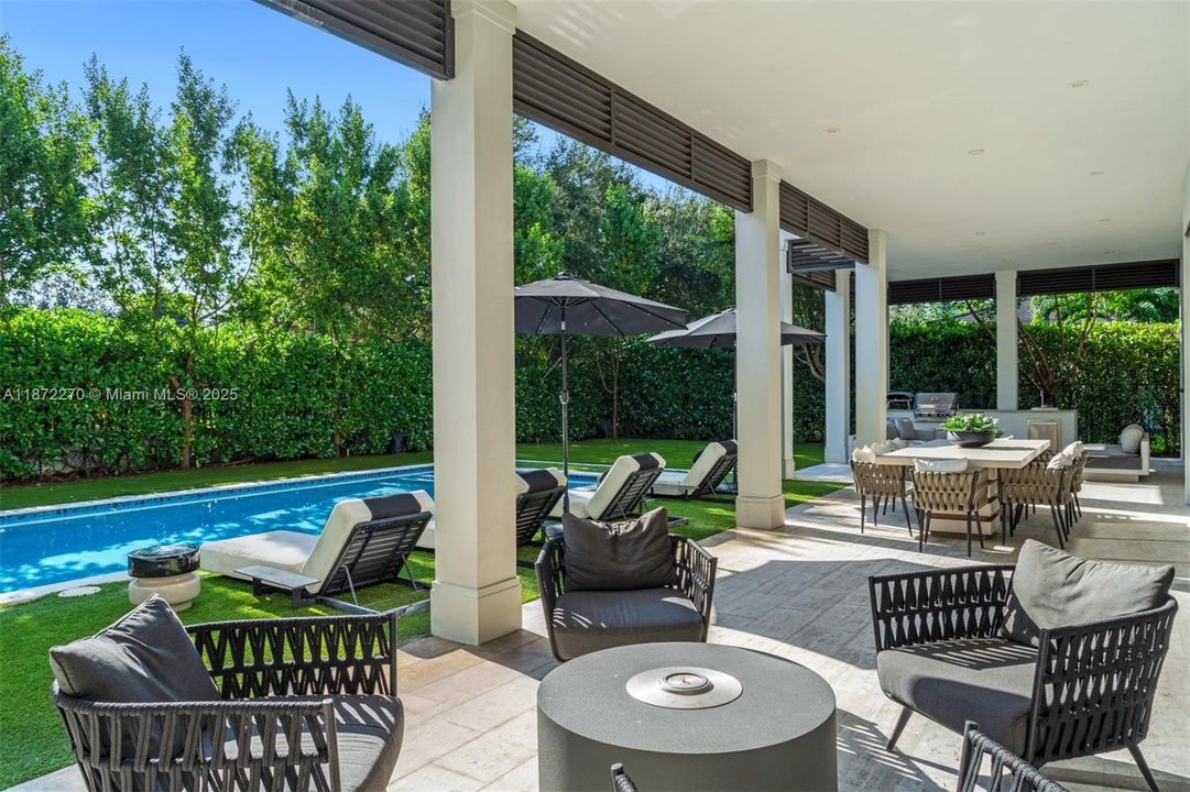 For Sale: $5,995,000 (5 beds, 5 baths, 5728 Square Feet)