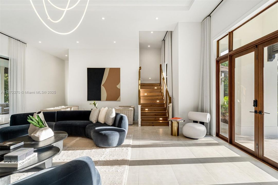 For Sale: $5,995,000 (5 beds, 5 baths, 5728 Square Feet)