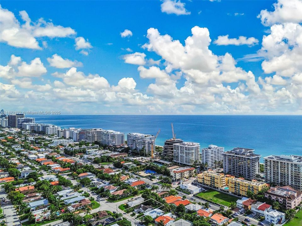 На продажу: $1,399,000 (3 спален, 2 ванн, 1257 Квадратных фут)