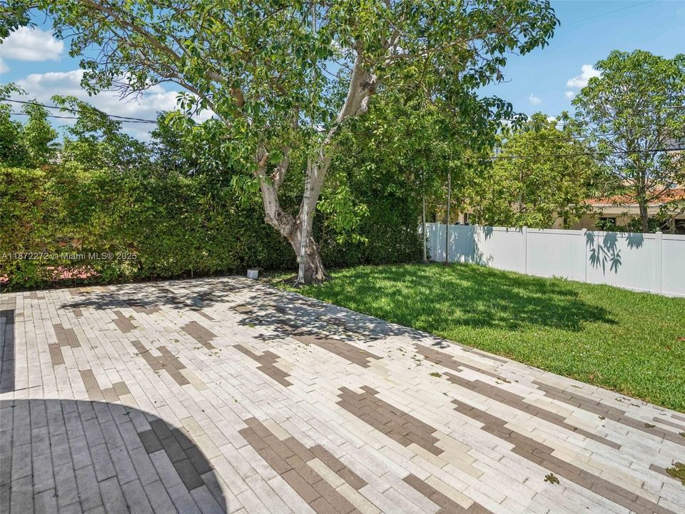 На продажу: $1,399,000 (3 спален, 2 ванн, 1257 Квадратных фут)