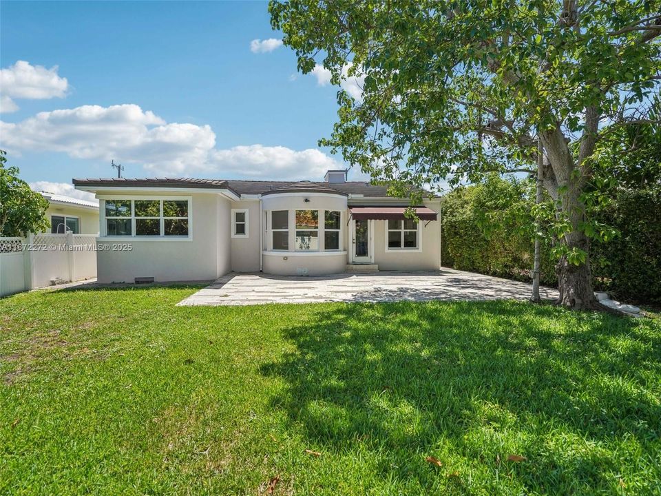 На продажу: $1,399,000 (3 спален, 2 ванн, 1257 Квадратных фут)