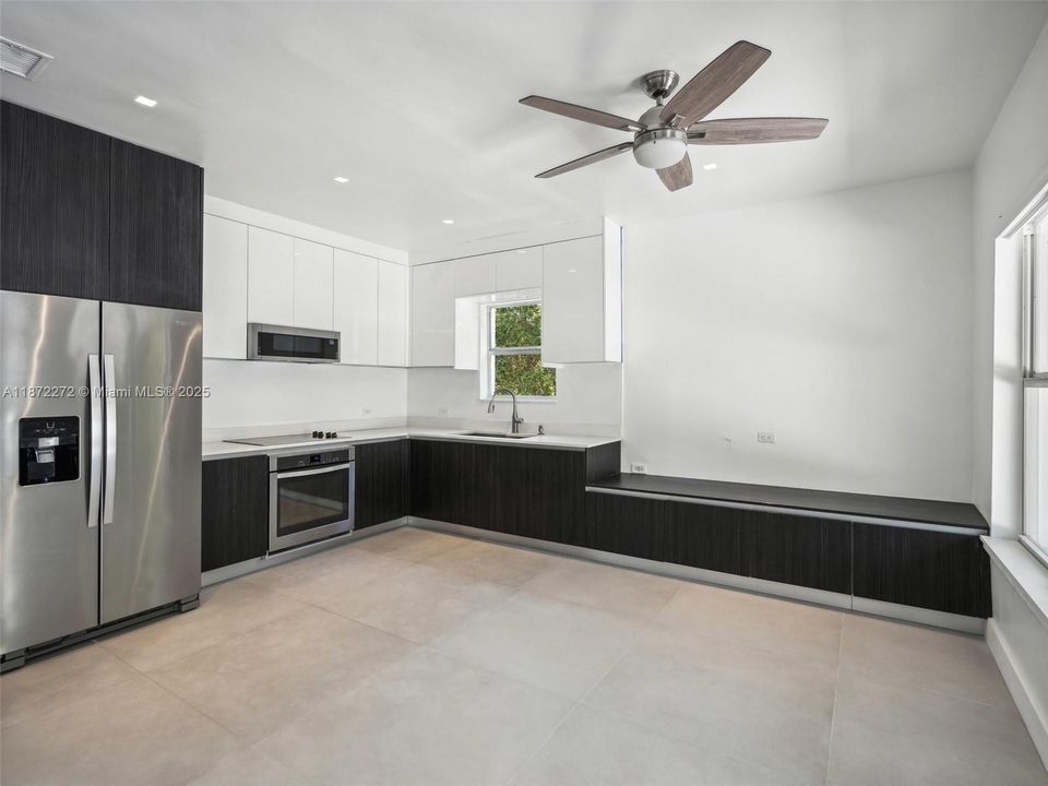 На продажу: $1,399,000 (3 спален, 2 ванн, 1257 Квадратных фут)