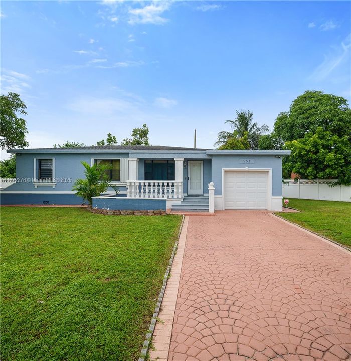 For Rent: $4,375 (4 beds, 2 baths, 1584 Square Feet)