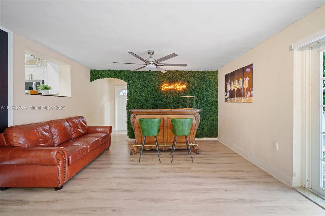 For Rent: $4,375 (4 beds, 2 baths, 1584 Square Feet)