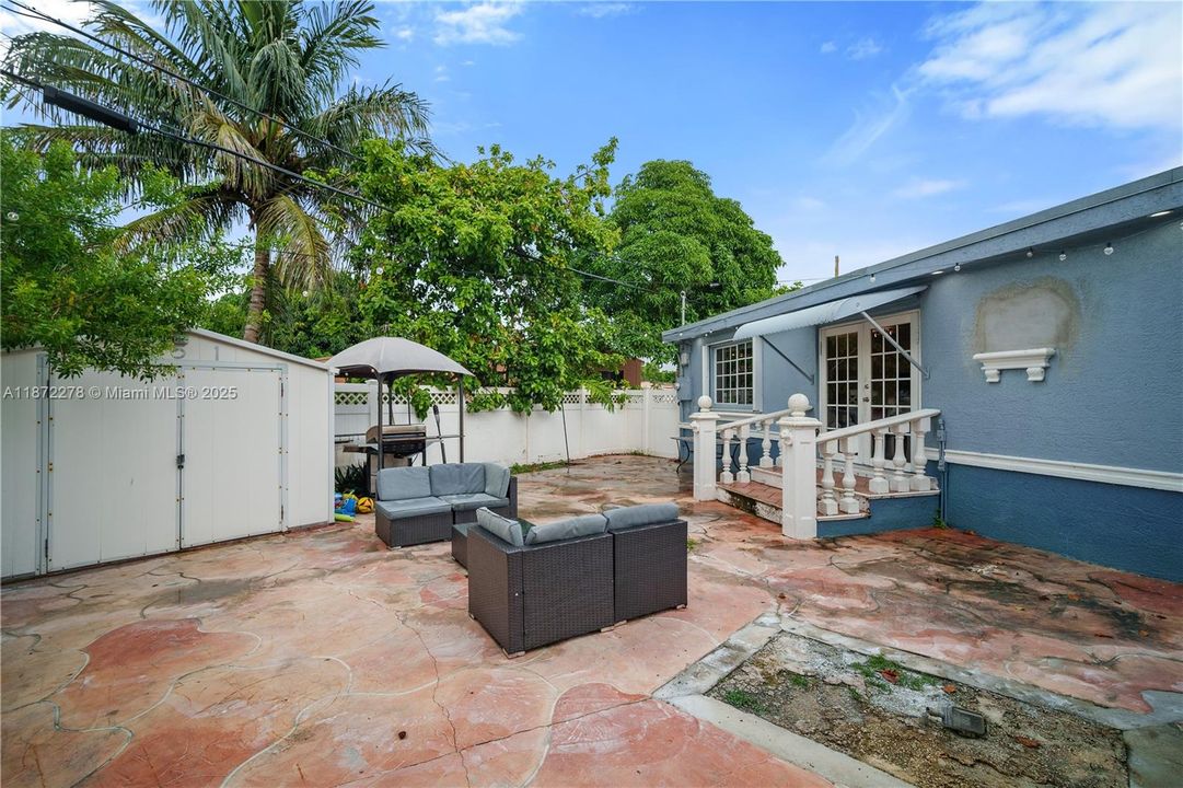 For Rent: $4,375 (4 beds, 2 baths, 1584 Square Feet)