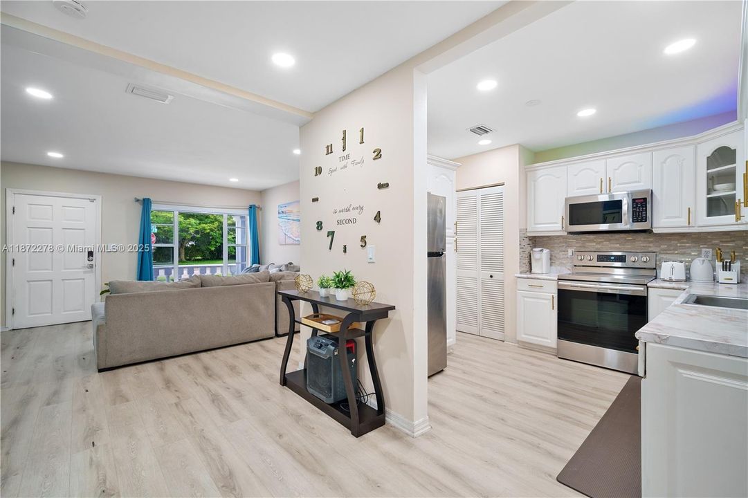 For Rent: $4,375 (4 beds, 2 baths, 1584 Square Feet)