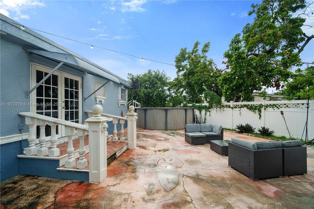 For Rent: $4,375 (4 beds, 2 baths, 1584 Square Feet)