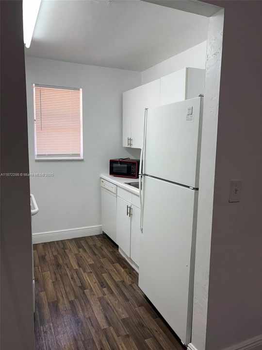 合同活跃: $1,675 (2 贝兹, 1 浴室, 800 平方英尺)