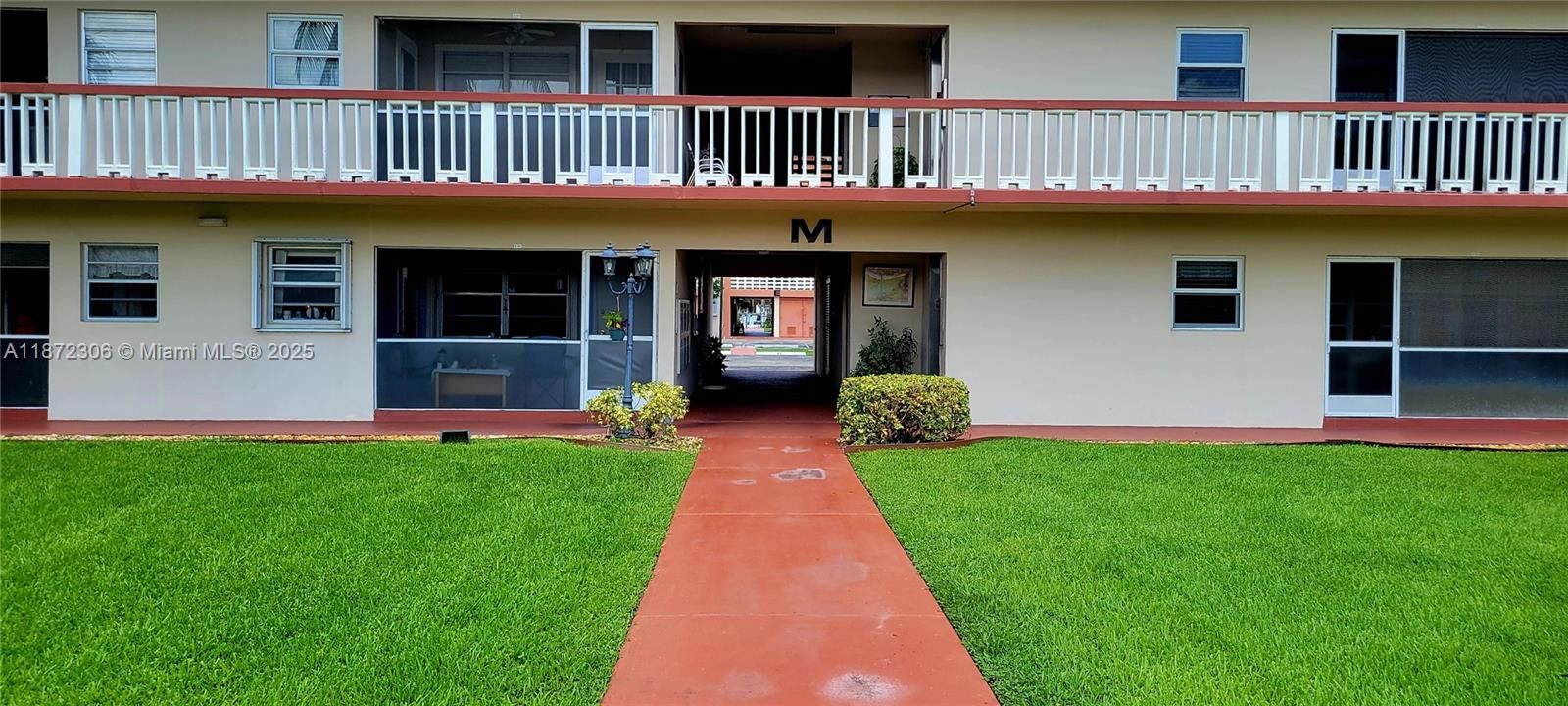 Active With Contract: $79,900 (1 beds, 1 baths, 720 Square Feet)