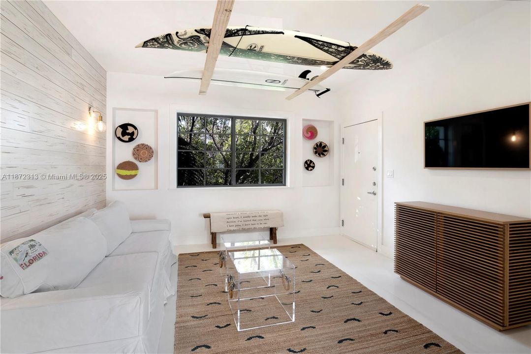 Active With Contract: $4,500 (2 beds, 2 baths, 845 Square Feet)