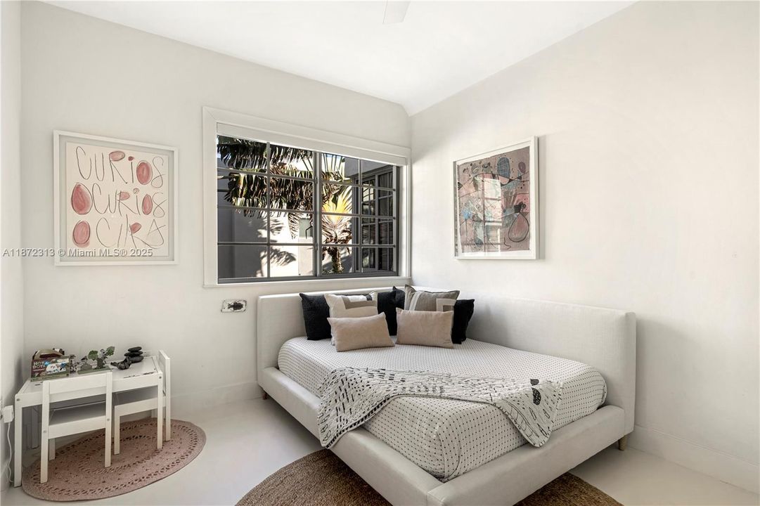 Active With Contract: $4,500 (2 beds, 2 baths, 845 Square Feet)