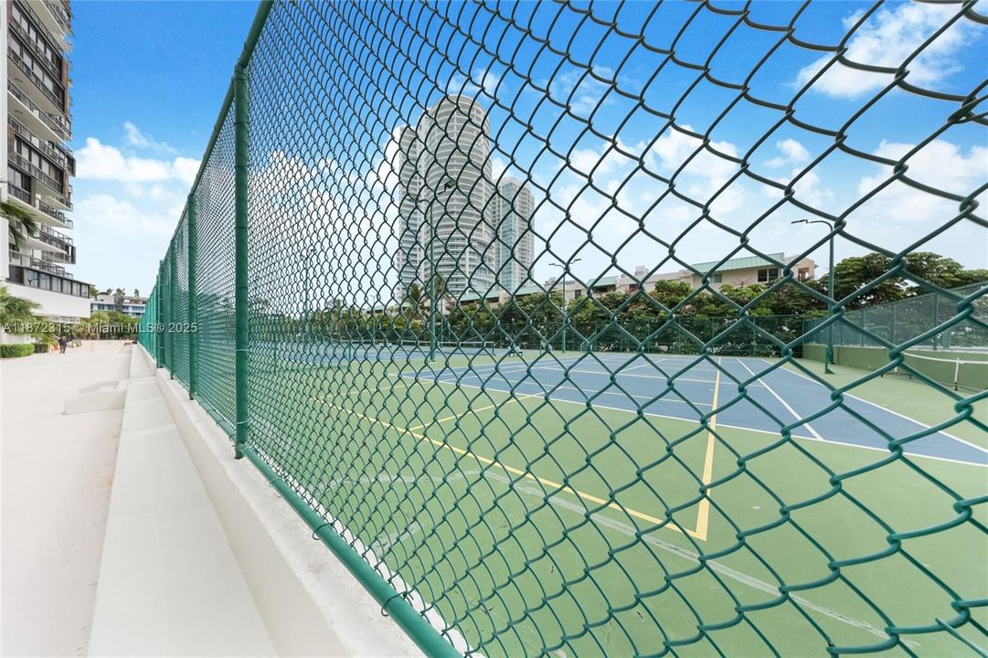 En Venta: $1,100,000 (2 camas, 2 baños, 1460 Pies cuadrados)