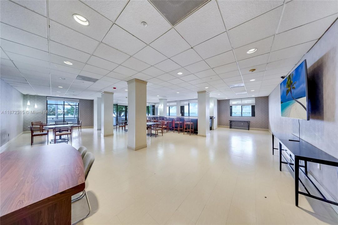 En Venta: $1,100,000 (2 camas, 2 baños, 1460 Pies cuadrados)