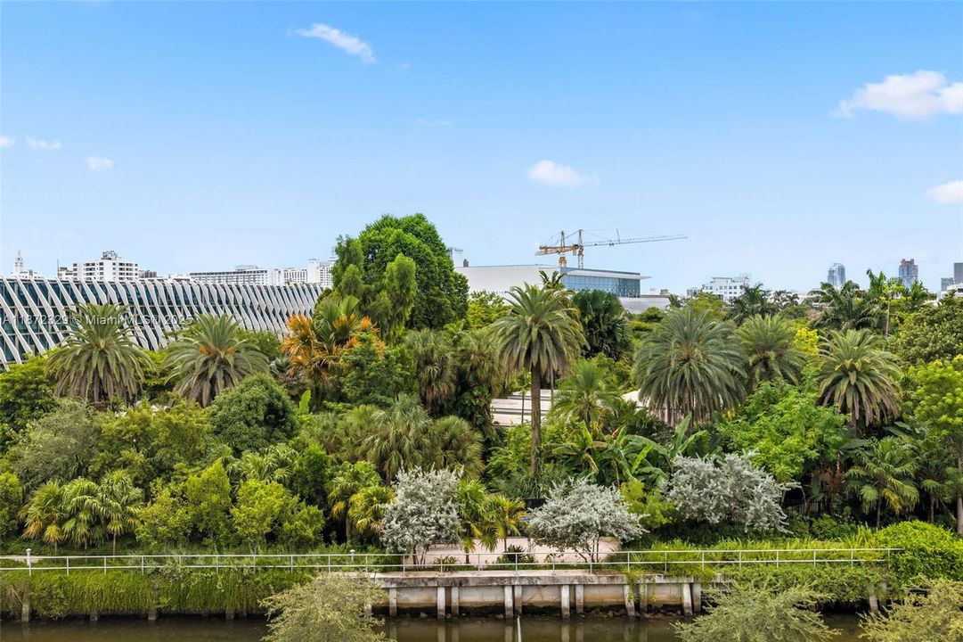 For Sale: $699,000 (1 beds, 1 baths, 966 Square Feet)