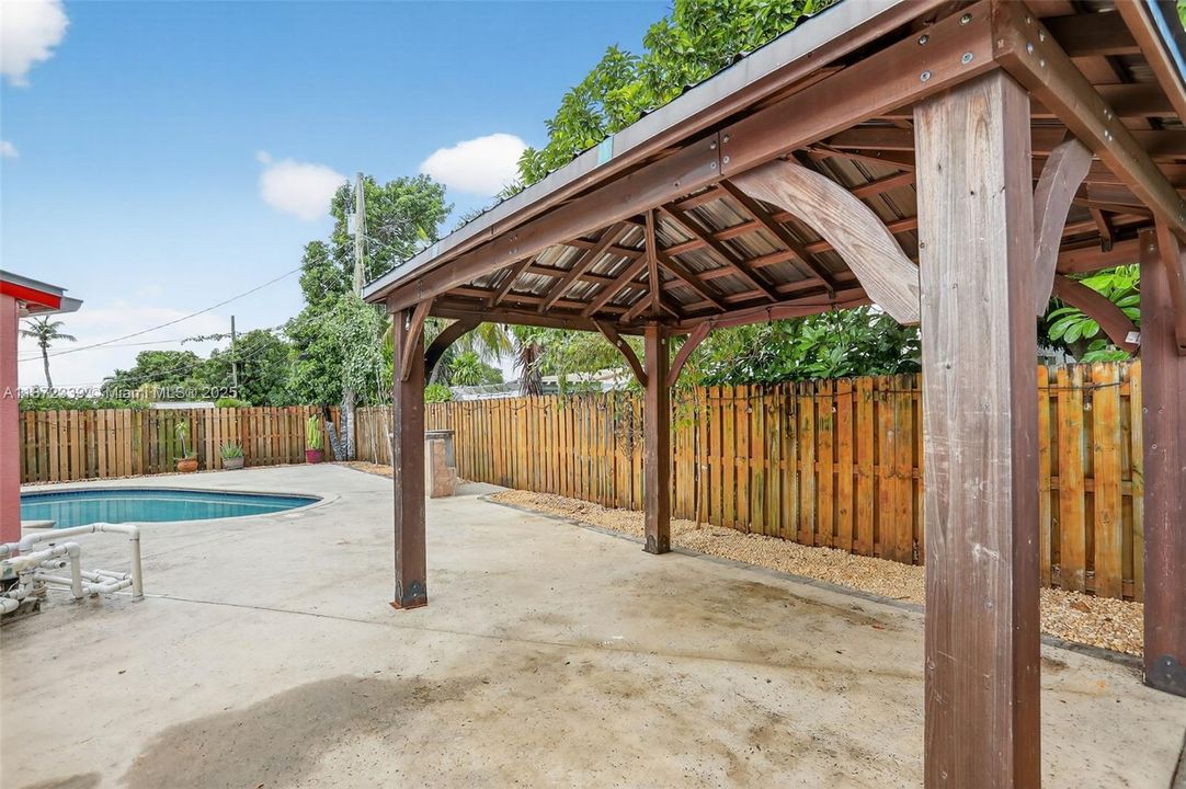 Activo con contrato: $484,900 (3 camas, 2 baños, 1208 Pies cuadrados)