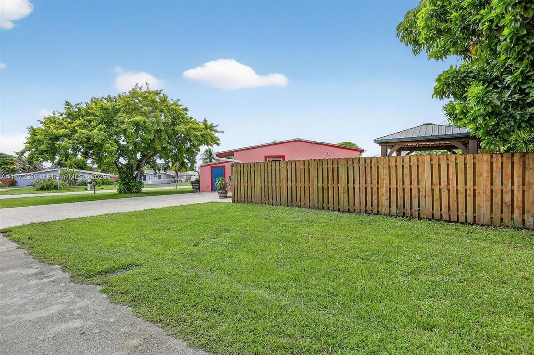 Activo con contrato: $484,900 (3 camas, 2 baños, 1208 Pies cuadrados)