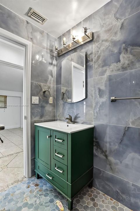 Activo con contrato: $484,900 (3 camas, 2 baños, 1208 Pies cuadrados)