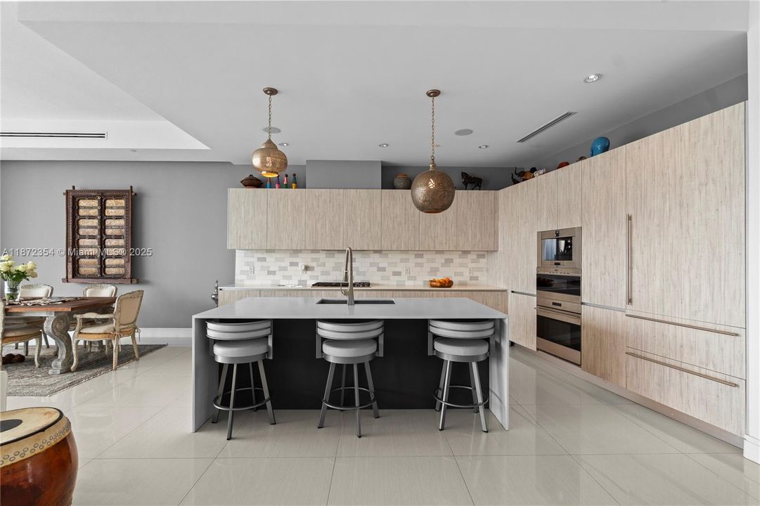 For Sale: $2,850,000 (4 beds, 4 baths, 2942 Square Feet)