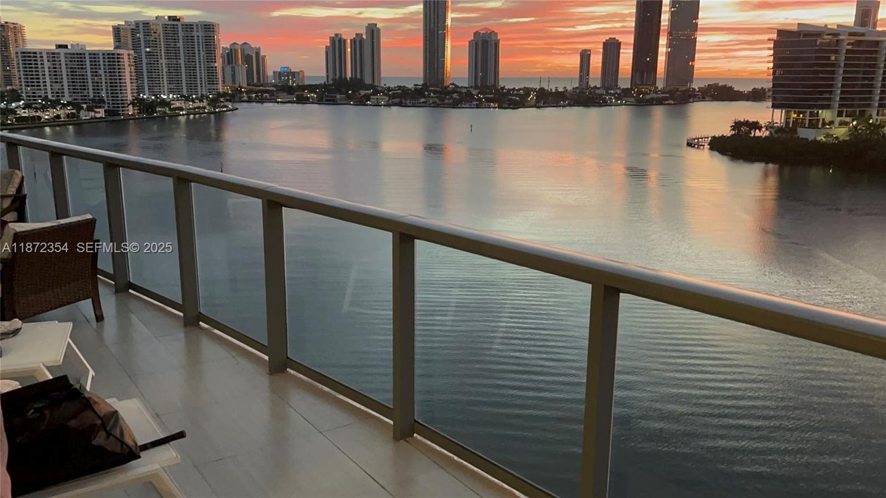 For Sale: $2,850,000 (4 beds, 4 baths, 2942 Square Feet)