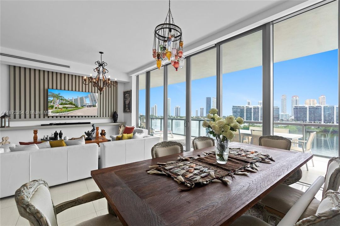 For Sale: $2,850,000 (4 beds, 4 baths, 2942 Square Feet)