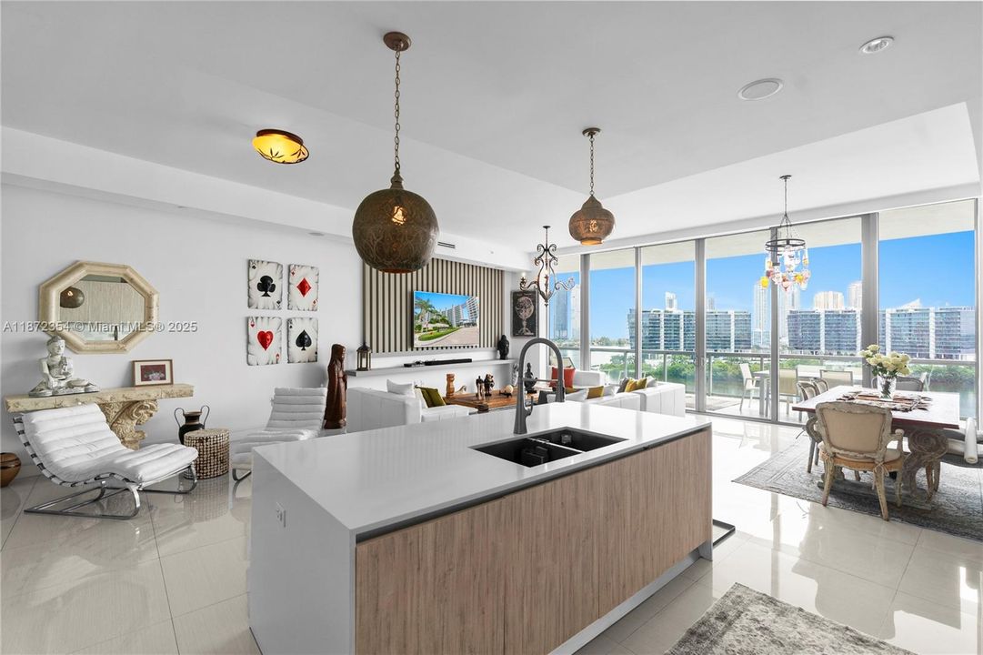 For Sale: $2,850,000 (4 beds, 4 baths, 2942 Square Feet)