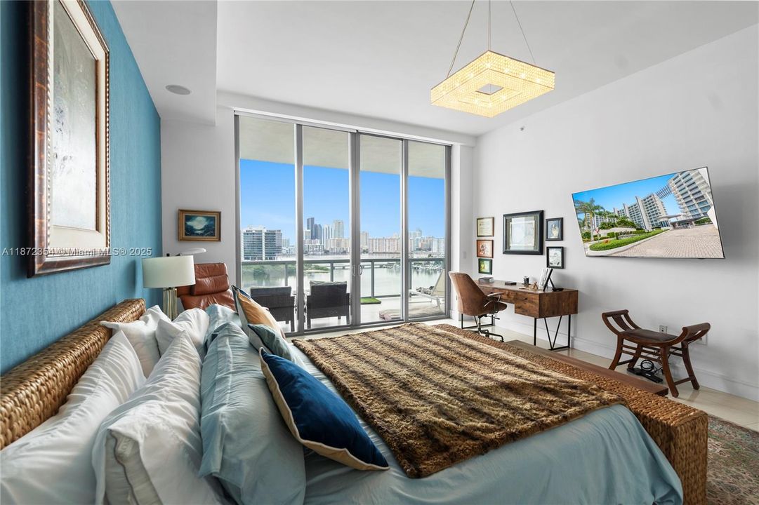 For Sale: $2,850,000 (4 beds, 4 baths, 2942 Square Feet)