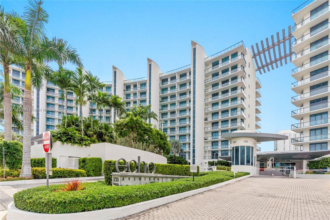 For Sale: $2,850,000 (4 beds, 4 baths, 2942 Square Feet)