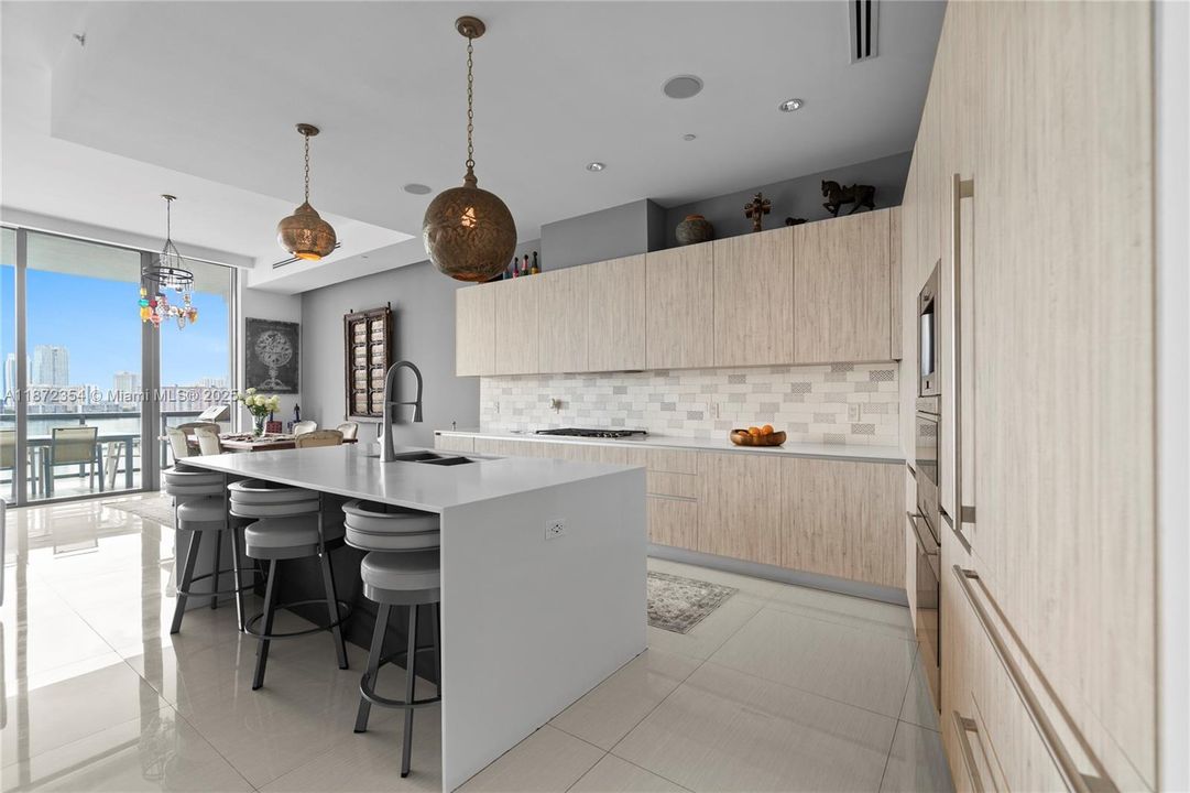 For Sale: $2,850,000 (4 beds, 4 baths, 2942 Square Feet)