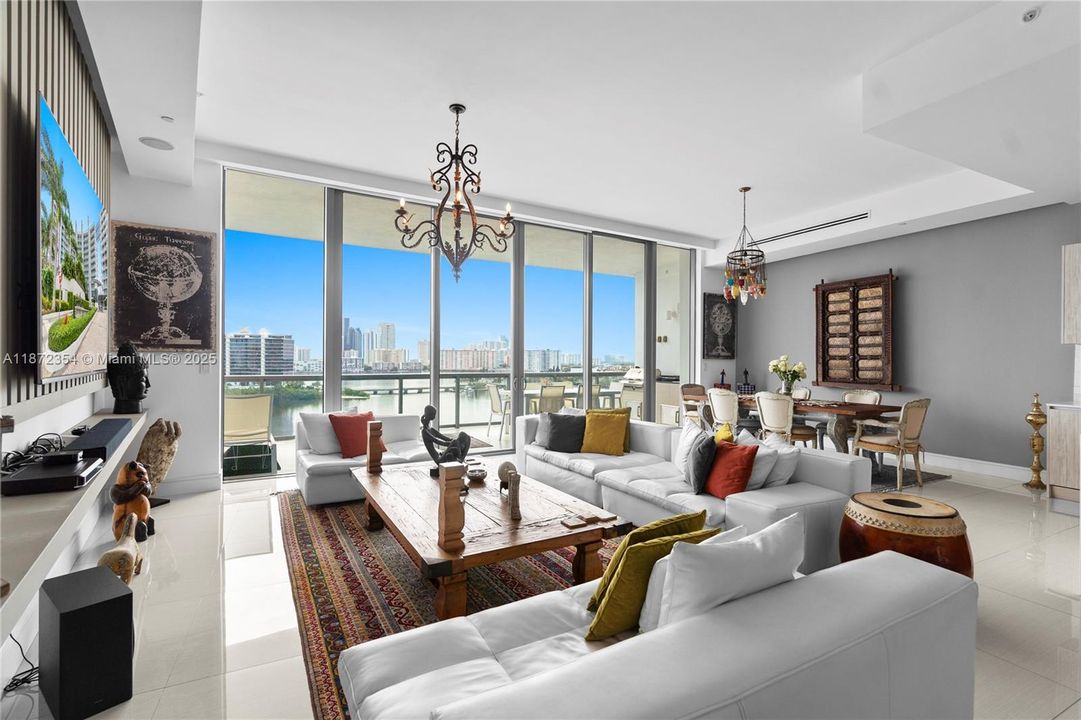 For Sale: $2,850,000 (4 beds, 4 baths, 2942 Square Feet)