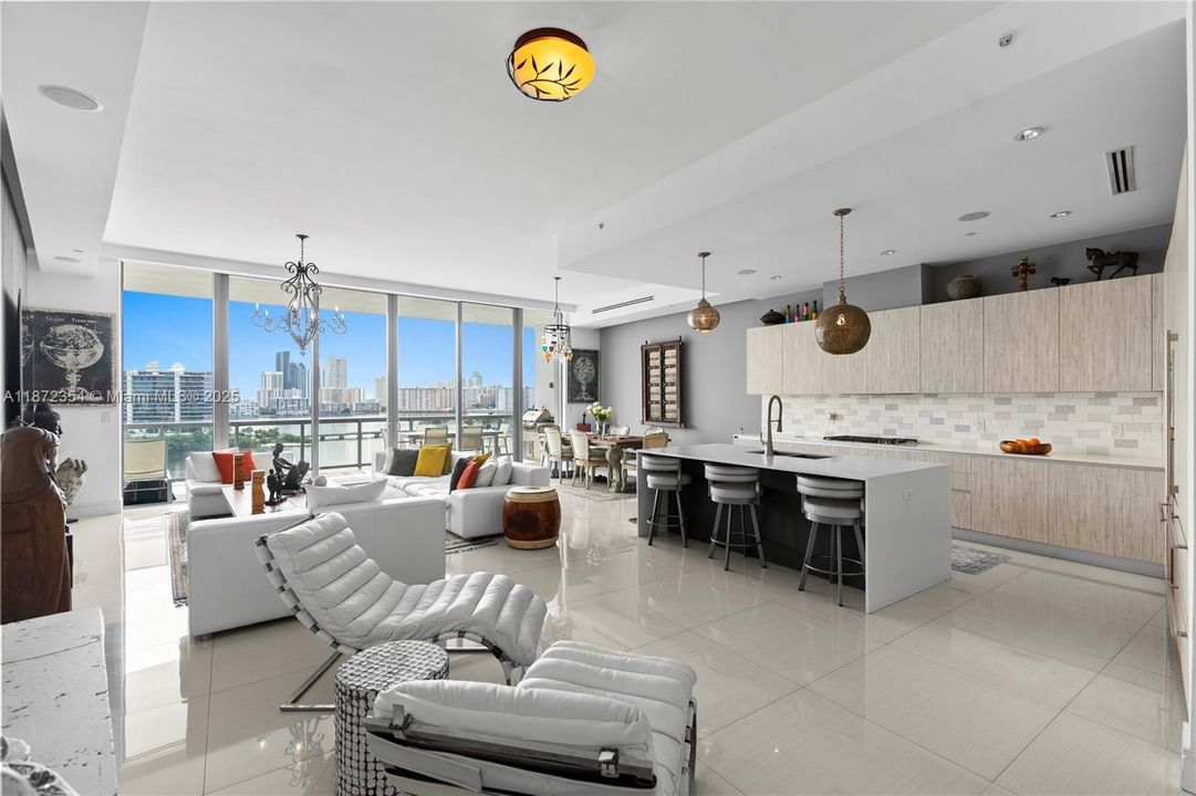 For Sale: $2,850,000 (4 beds, 4 baths, 2942 Square Feet)