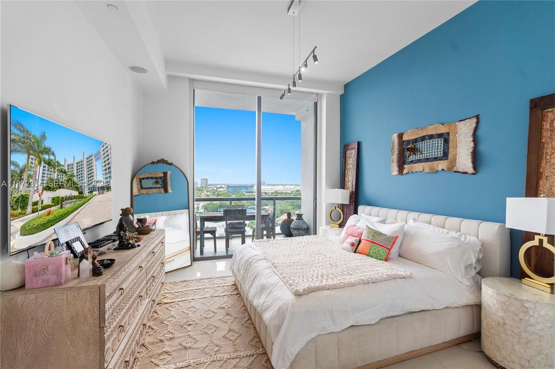 For Sale: $2,850,000 (4 beds, 4 baths, 2942 Square Feet)