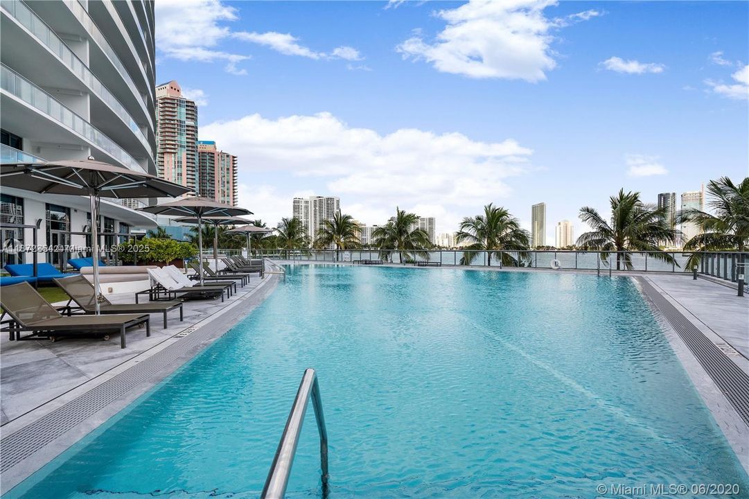 For Sale: $2,850,000 (4 beds, 4 baths, 2942 Square Feet)