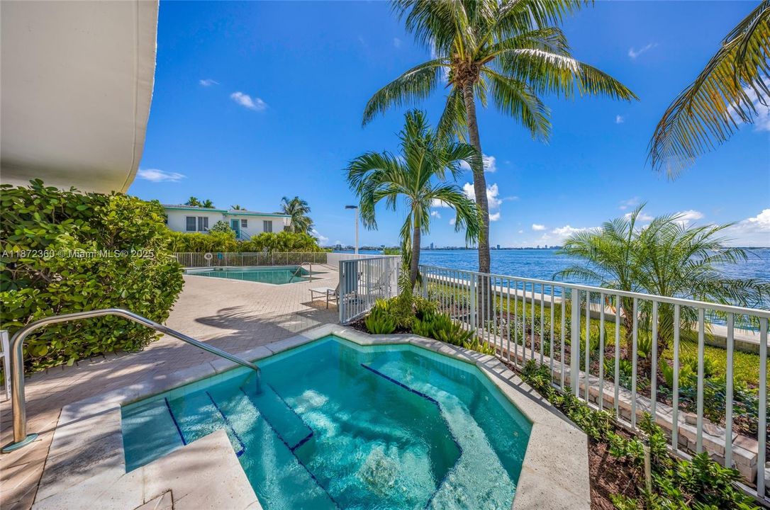 Recently Rented: $4,700 (2 beds, 2 baths, 1467 Square Feet)