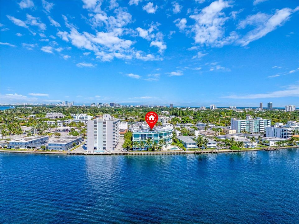 Recently Rented: $4,700 (2 beds, 2 baths, 1467 Square Feet)