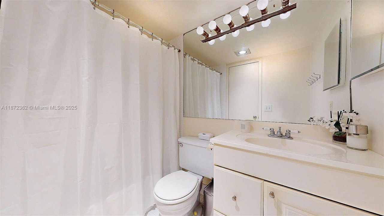 Activo con contrato: $1,500 (1 camas, 1 baños, 738 Pies cuadrados)