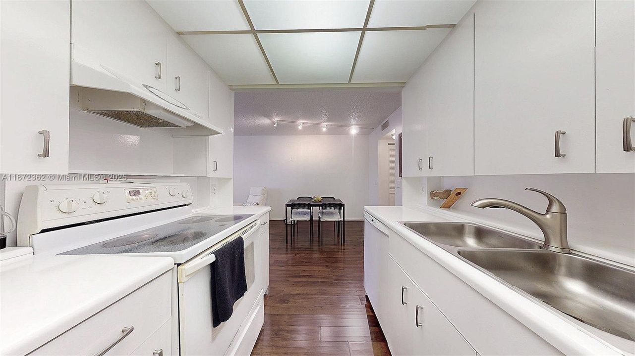 Activo con contrato: $1,500 (1 camas, 1 baños, 738 Pies cuadrados)